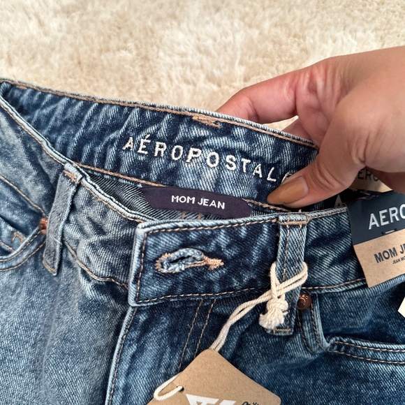Aeropostale BNWT Mom Jean Two-toned Denim Womens Size 00 - Picture 4 of 11